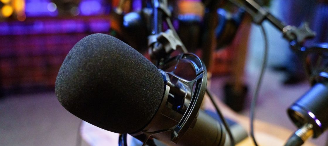 Como crear un podcast 1120x500